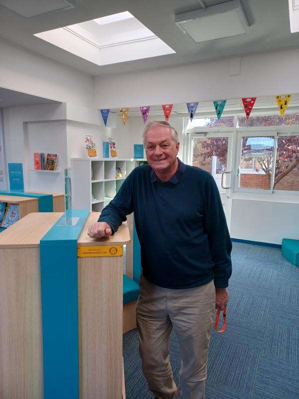 Donation to Broadlea Primary School Rotary Club of Sandown